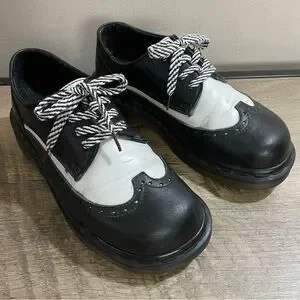 Vintage Doc Martens Brogue Black White Wingtip Oxfords England Mens 6 Women\'s 8 Dr. Martens | Shoes | Doc Martens 3619 Black White Tuxedo  main image 2